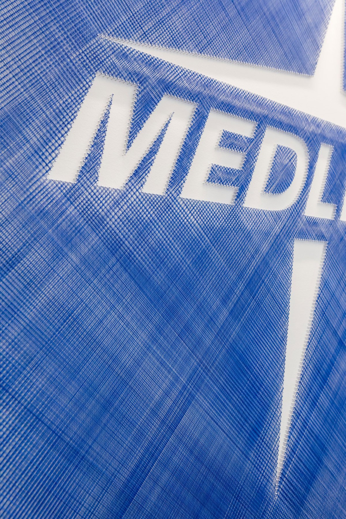 Luft Medline 106 String Web